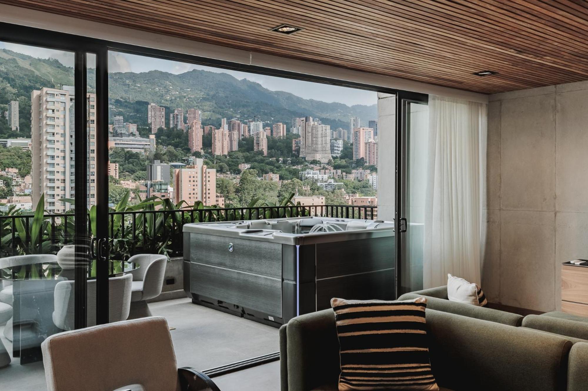 Impresionantes Aptos En Edificio Morph Con Vista Increible A El Poblado Apartamento Medellín