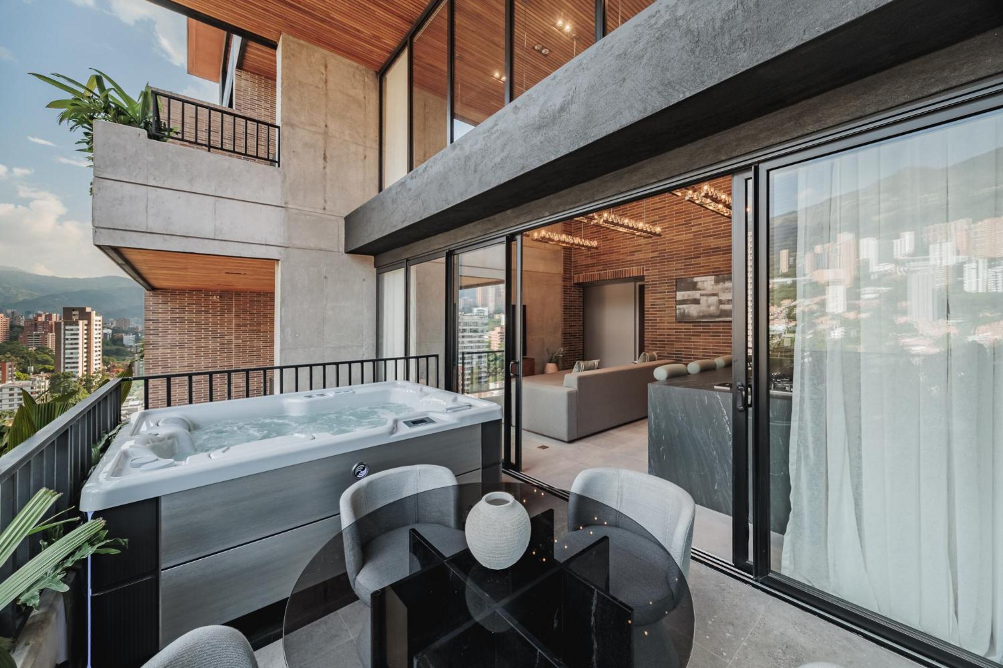 Apartment Impresionantes Aptos En Edificio Morph Con Vista Increible A El Poblado Medellin